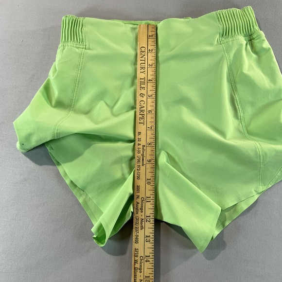 Lululemon Track That Shorts Size 4 Green Perforated‎ Liner Run Gym Training - Picture 3 of 6